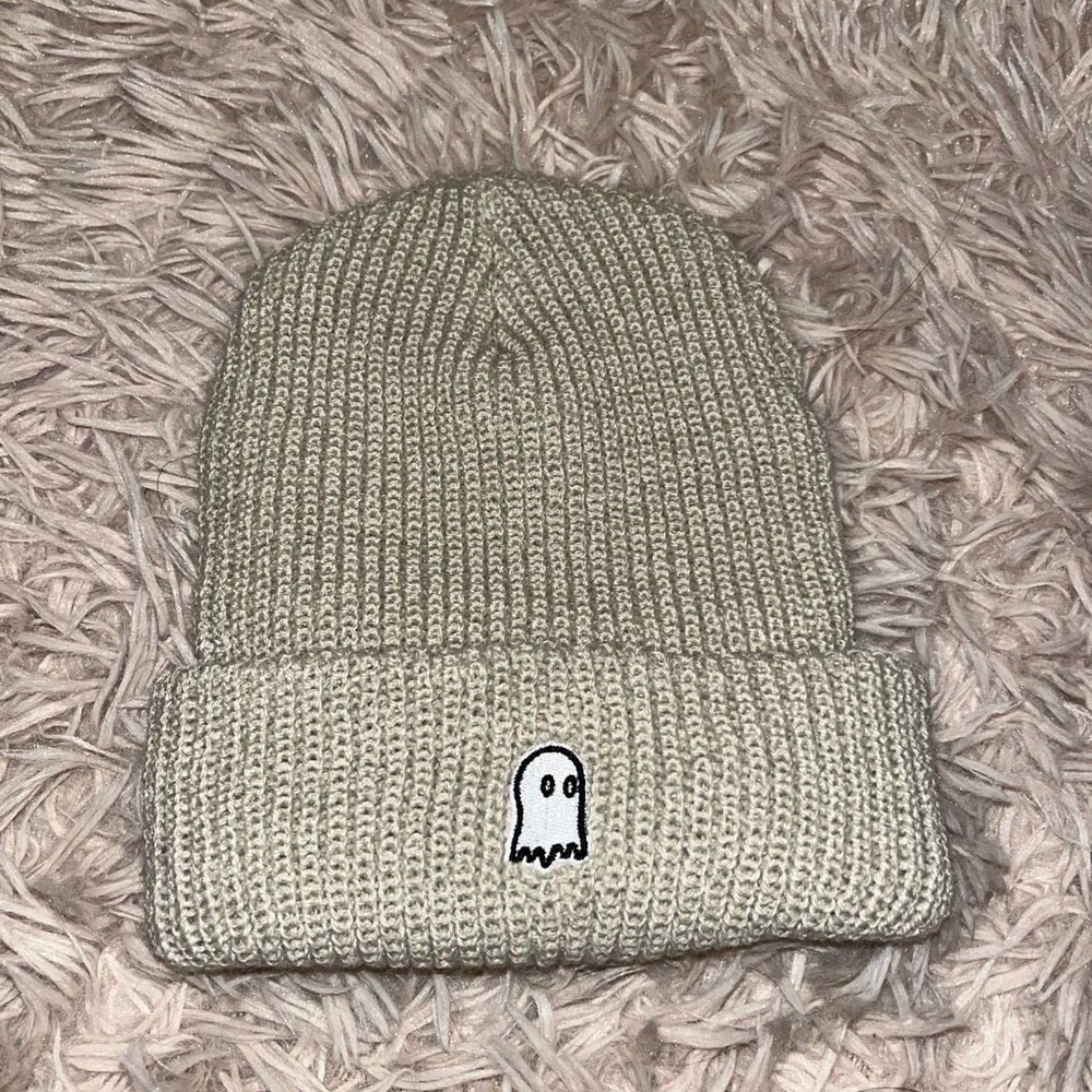 Lonely ghost beanie - Picture 1 of 4